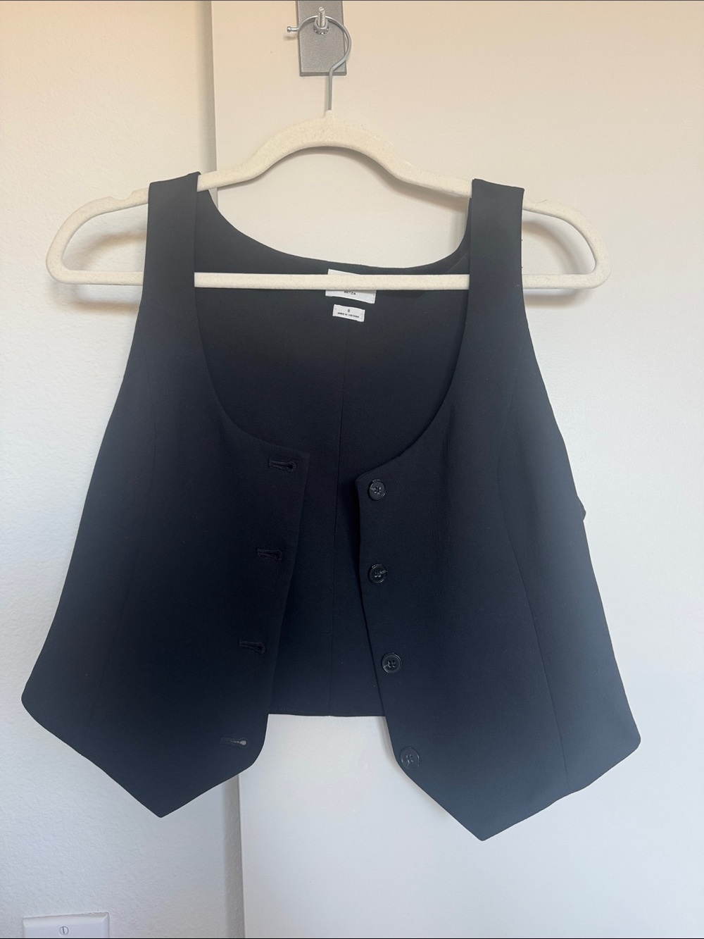 Wilfred Black Button-Front Sleeveless Vest